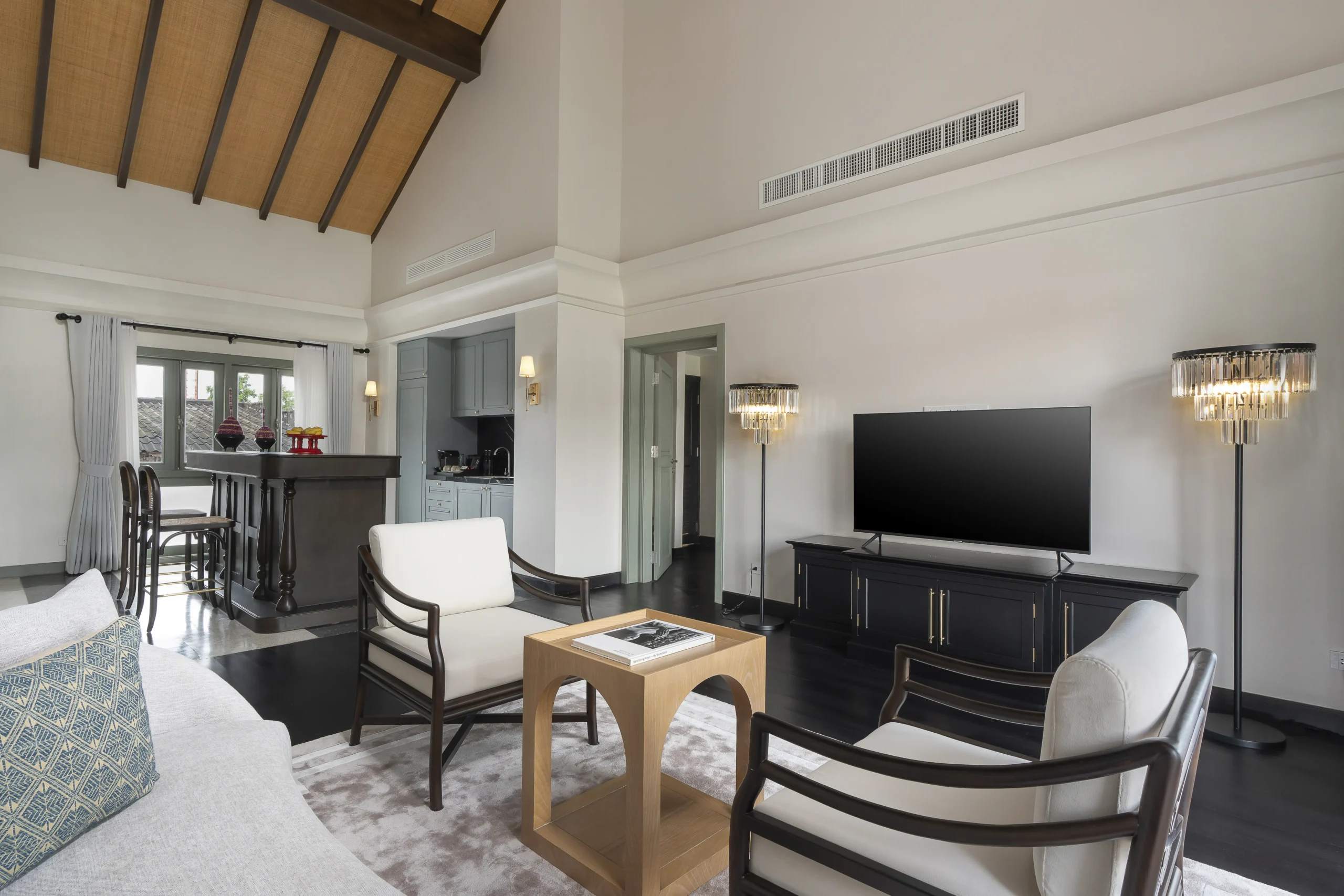 Souphattra Majestic Suite